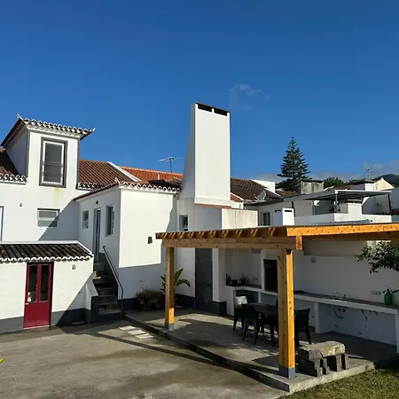 بيت للعطل Casa Familia Acoriana *