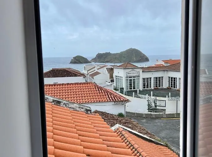 Casa Familia Acoriana فيلا فرانكا دو كامبو