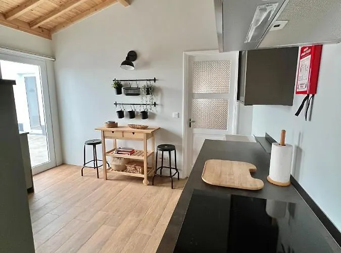 Casa Familia Acoriana بيت للعطل *